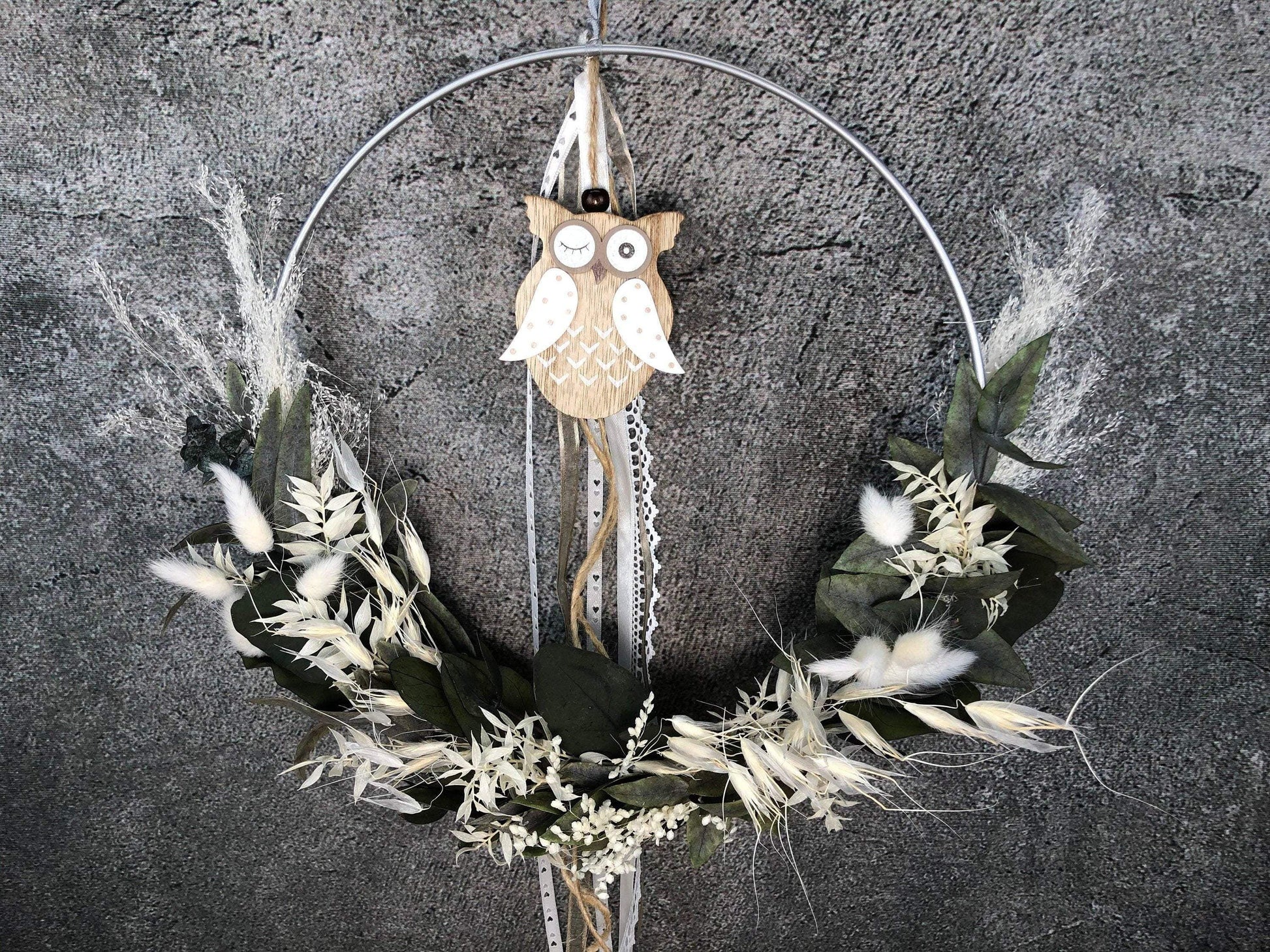 Türkranz Eule Kranz Ring Eukalyptus Gräser Wandkranz Trockenblumen Natur natürlich Hoop Herbst Herbstlich – handgemacht aus Seiden- und Kunstblumen, langlebig & pflegeleicht von SarahsFlowerStudio