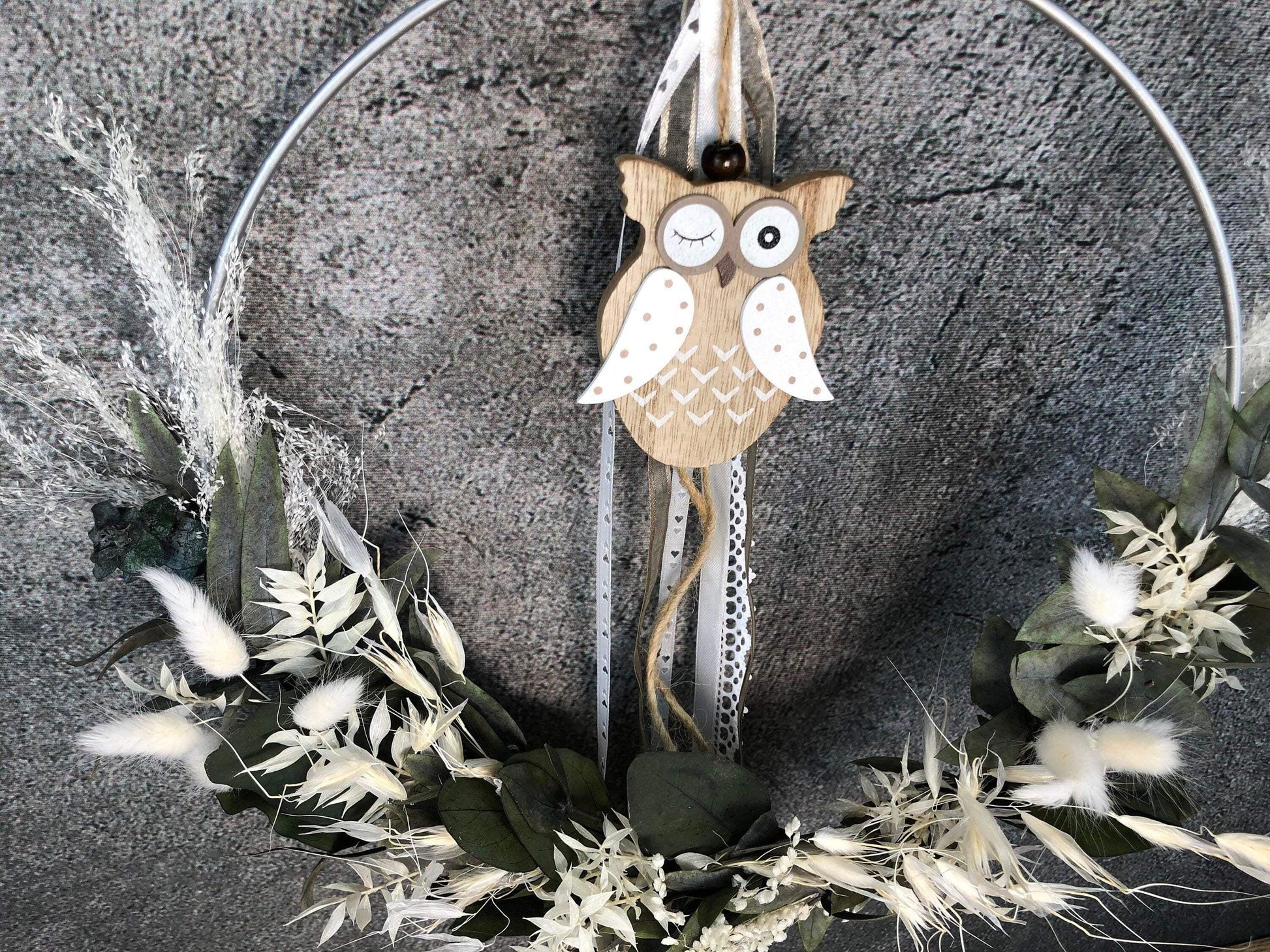 Türkranz Eule Kranz Ring Eukalyptus Gräser Wandkranz Trockenblumen Natur natürlich Hoop Herbst Herbstlich – handgemacht aus Seiden- und Kunstblumen, langlebig & pflegeleicht von SarahsFlowerStudio