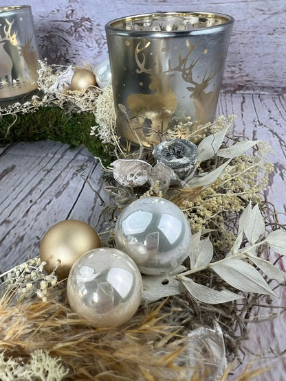 Adventskranz Adventskalender Gläser Windlicht Teelichtgläser Teelichthalter Pampas natürlich Ruskus Zapfen Modern mehrjährig Rund – handgemacht aus Seiden- und Kunstblumen, langlebig & pflegeleicht von SarahsFlowerStudio