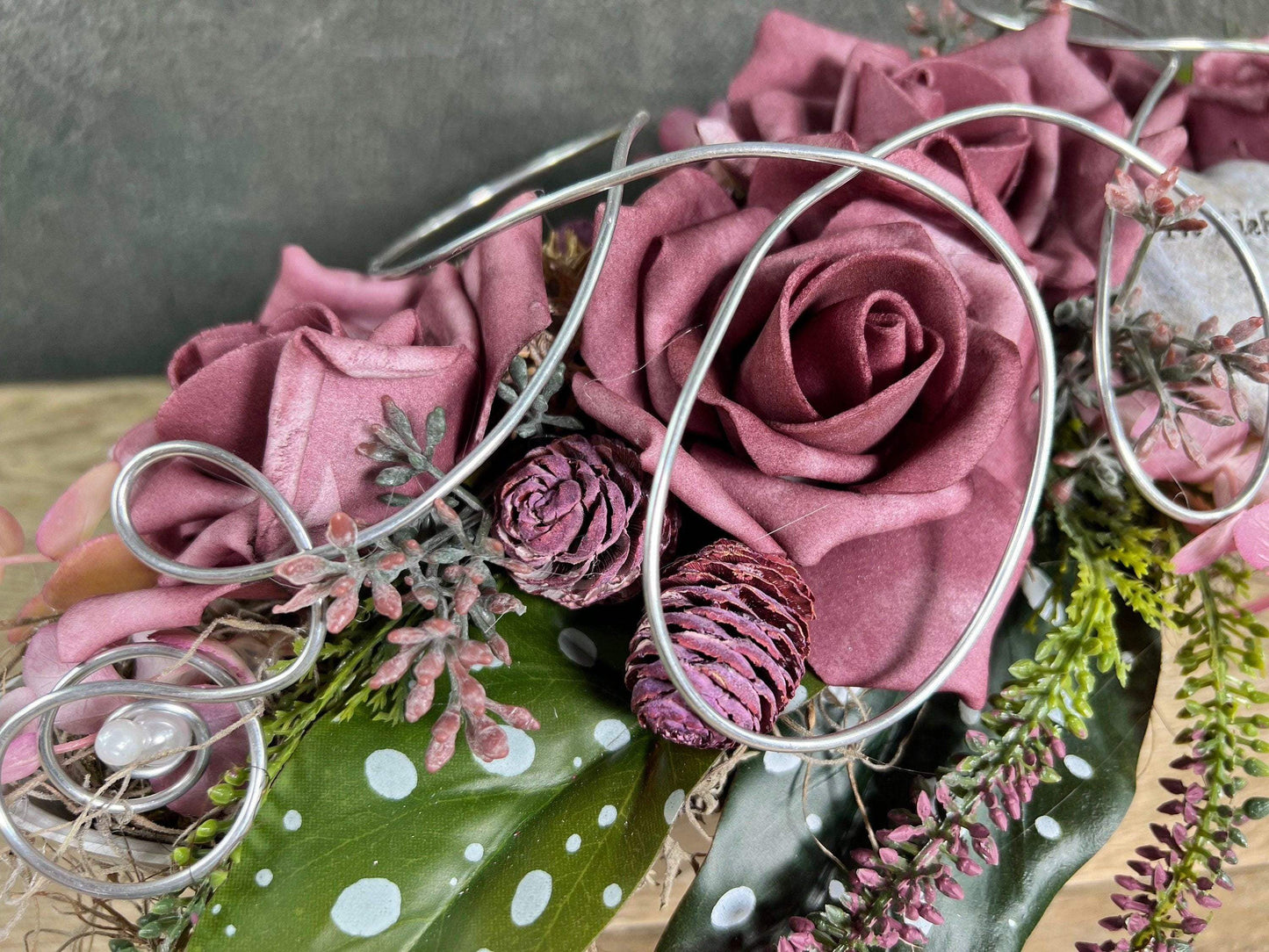 Grabschmuck Herz Rose Seidenblumen – würdevoll & langlebig – für Außen – Grabgesteck – SarahsFlowerStudio