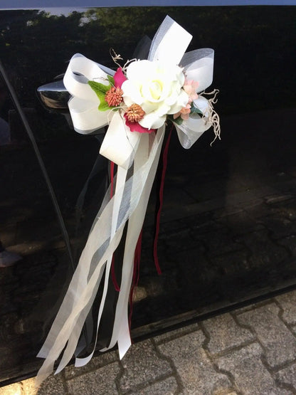 2 Autoschleifen für Seitenspiegel Kirchenbank in Wunschfarbe große Schleife Dekoration Rose – handgemacht aus Seiden- und Kunstblumen, langlebig & pflegeleicht von SarahsFlowerStudio
