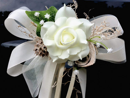 2 Autoschleifen für Seitenspiegel Kirchenbank in Wunschfarbe große Schleife Dekoration Rose – handgemacht aus Seiden- und Kunstblumen, langlebig & pflegeleicht von SarahsFlowerStudio