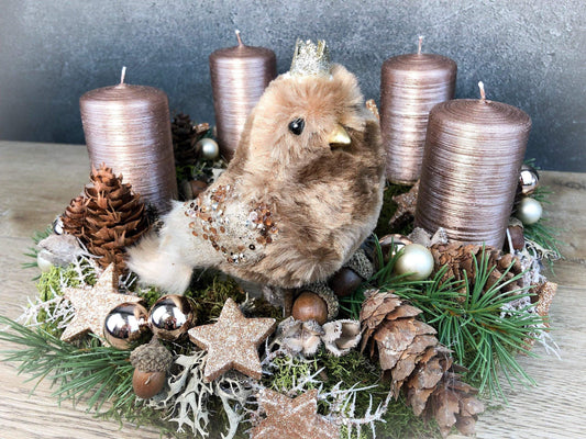 Adventskranz Adventskalender Vogel Zapfen Moos Sterne Kerzen Tanne Zweige Modern Natürlich Getrocknet Künstlich Haltbar – handgemacht aus Seiden- und Kunstblumen, langlebig & pflegeleicht von SarahsFlowerStudio