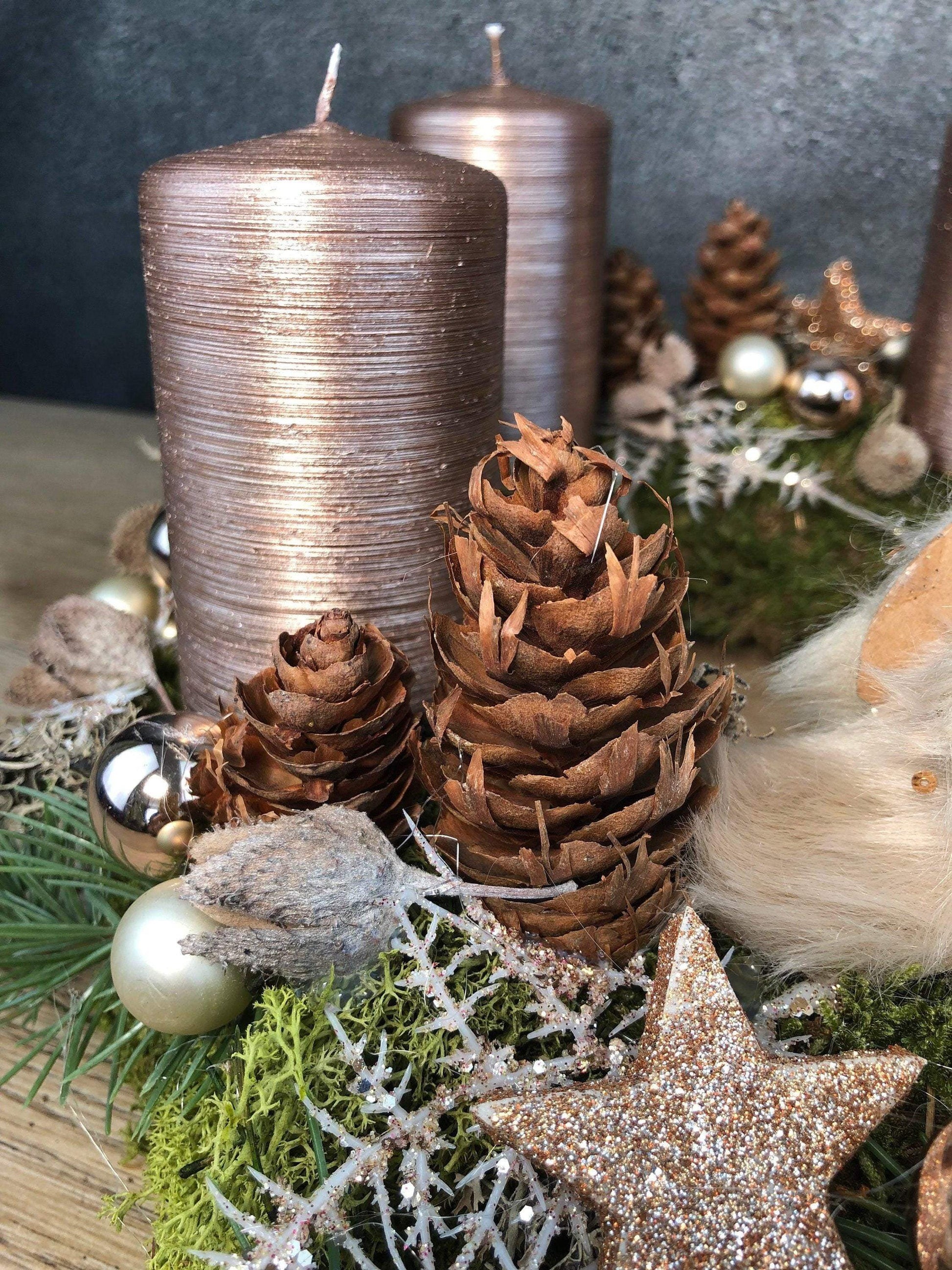 Adventskranz Adventskalender Vogel Zapfen Moos Sterne Kerzen Tanne Zweige Modern Natürlich Getrocknet Künstlich Haltbar – handgemacht aus Seiden- und Kunstblumen, langlebig & pflegeleicht von SarahsFlowerStudio
