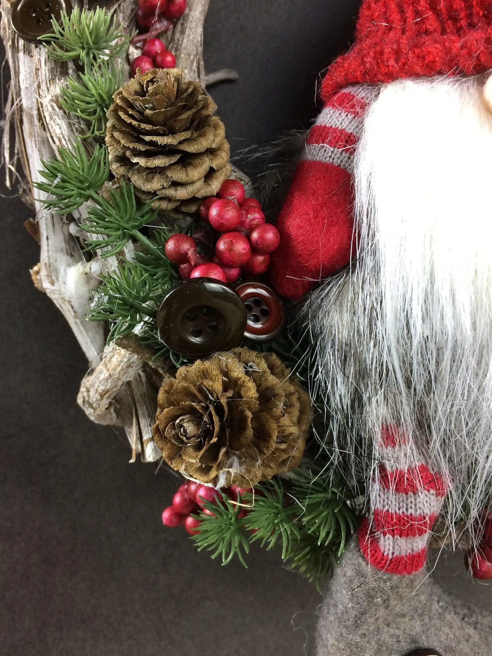 Advent Türkranz Türdeko Türschmuck Weihnachten Weidenkranz Wichtel – handgemacht aus Seiden- und Kunstblumen, langlebig & pflegeleicht von SarahsFlowerStudio