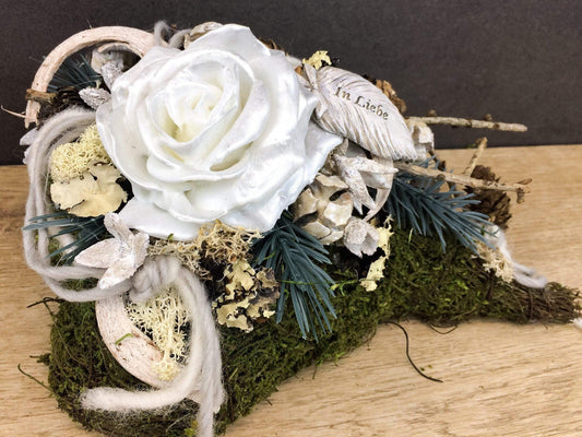 Grabgesteck Allerheiligen Wachsrosen Wachsrose Rose Grabschmuck Herz Grabdekoration – handgemacht aus Seiden- und Kunstblumen, langlebig & pflegeleicht von SarahsFlowerStudio