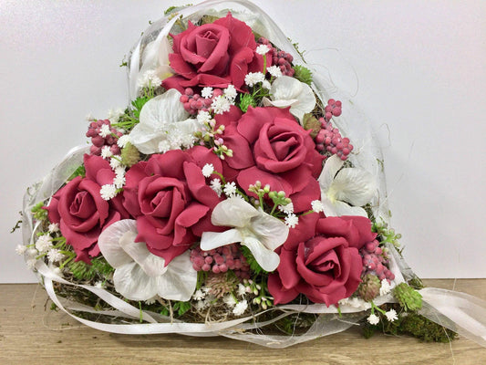 Grabgesteck Grabschmuck Herz 30cm Farbwunsch Grabdeko Grabdekoration – handgemacht aus Seiden- und Kunstblumen, langlebig & pflegeleicht von SarahsFlowerStudio