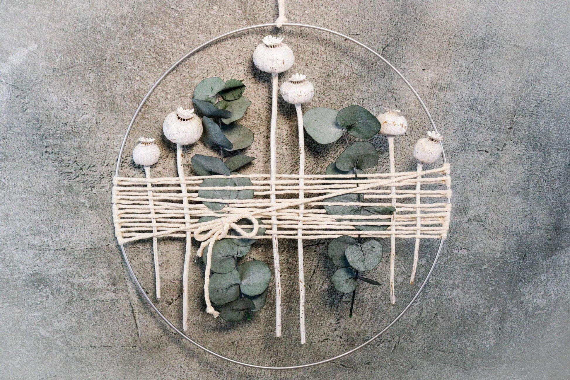 Türkranz Kranz Ring Gräser Wandkranz Trockenblumen Natur natürlich Hoop Fensterdeko – handgemacht aus Seiden- und Kunstblumen, langlebig & pflegeleicht von SarahsFlowerStudio