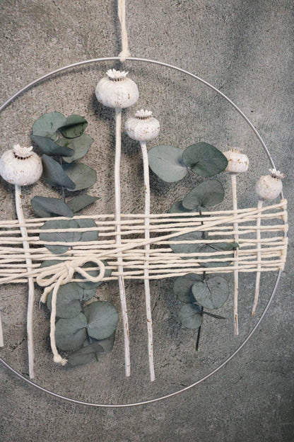 Türkranz Kranz Ring Gräser Wandkranz Trockenblumen Natur natürlich Hoop Fensterdeko – handgemacht aus Seiden- und Kunstblumen, langlebig & pflegeleicht von SarahsFlowerStudio