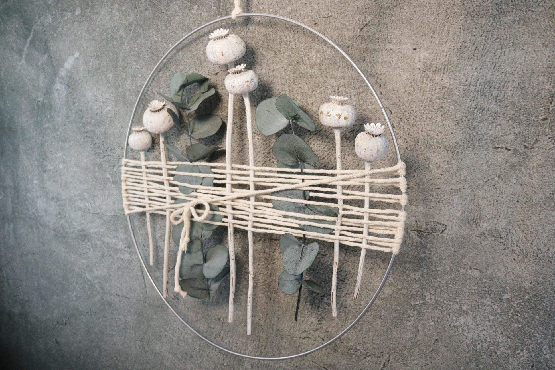 Türkranz Kranz Ring Gräser Wandkranz Trockenblumen Natur natürlich Hoop Fensterdeko – handgemacht aus Seiden- und Kunstblumen, langlebig & pflegeleicht von SarahsFlowerStudio