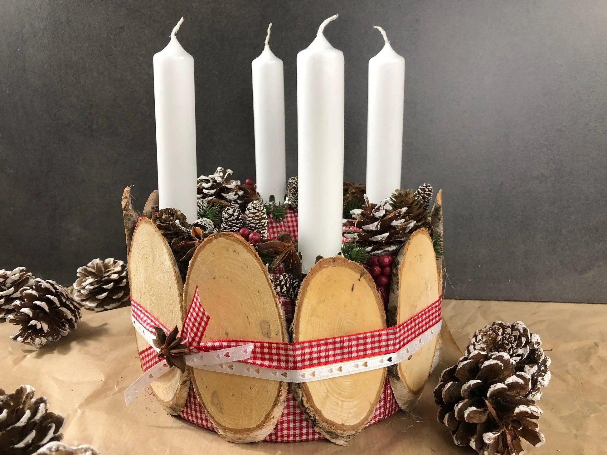 Adventskranz – handgemacht aus Seiden- und Kunstblumen, langlebig & pflegeleicht von SarahsFlowerStudio
