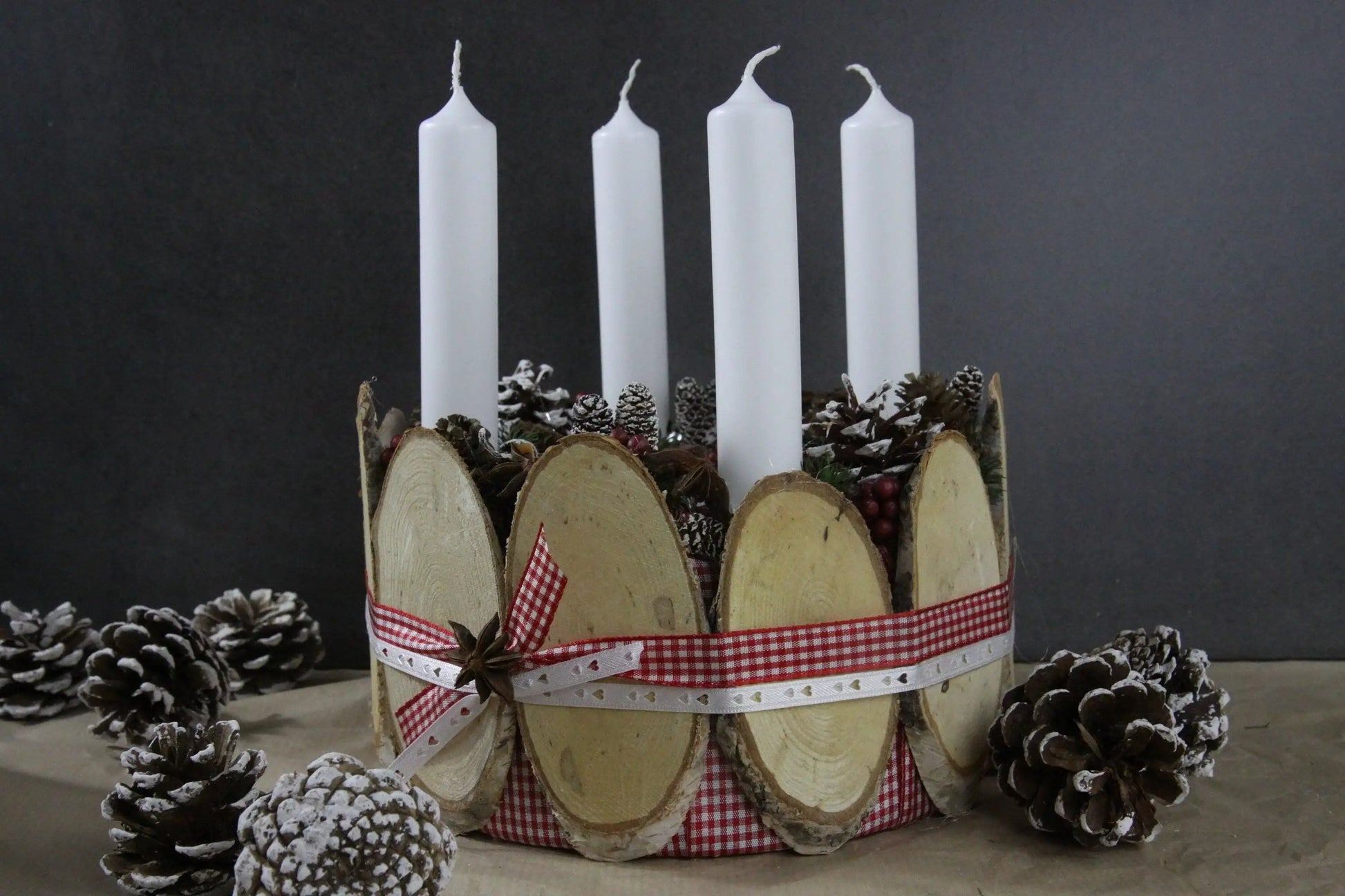 Adventskranz – handgemacht aus Seiden- und Kunstblumen, langlebig & pflegeleicht von SarahsFlowerStudio