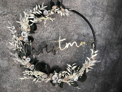 Türkranz Kranz Eukalyptus Trockenblumen Christmas Advent Modern Ring Fenster Fensterschmuck Fensterdeko Weihnachten – handgemacht aus Seiden- und Kunstblumen, langlebig & pflegeleicht von SarahsFlowerStudio