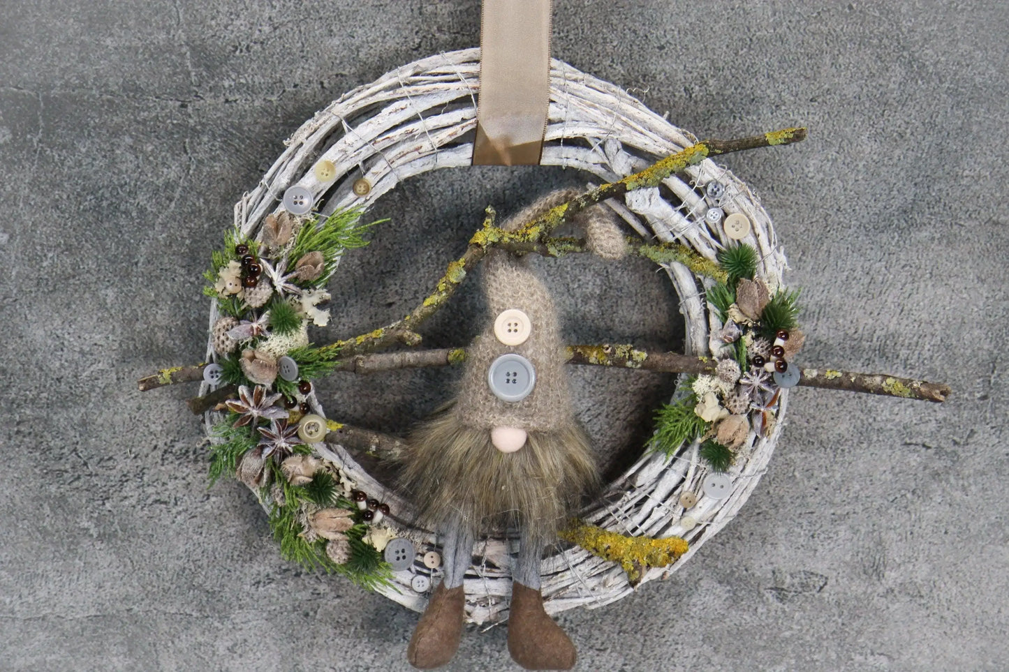 Türkranz Türdeko Türschmuck Weihnachten Weidenkranz Wichtel Zapfen Stern Apfel Tanne Band Modern – handgemacht aus Seiden- und Kunstblumen, langlebig & pflegeleicht von SarahsFlowerStudio