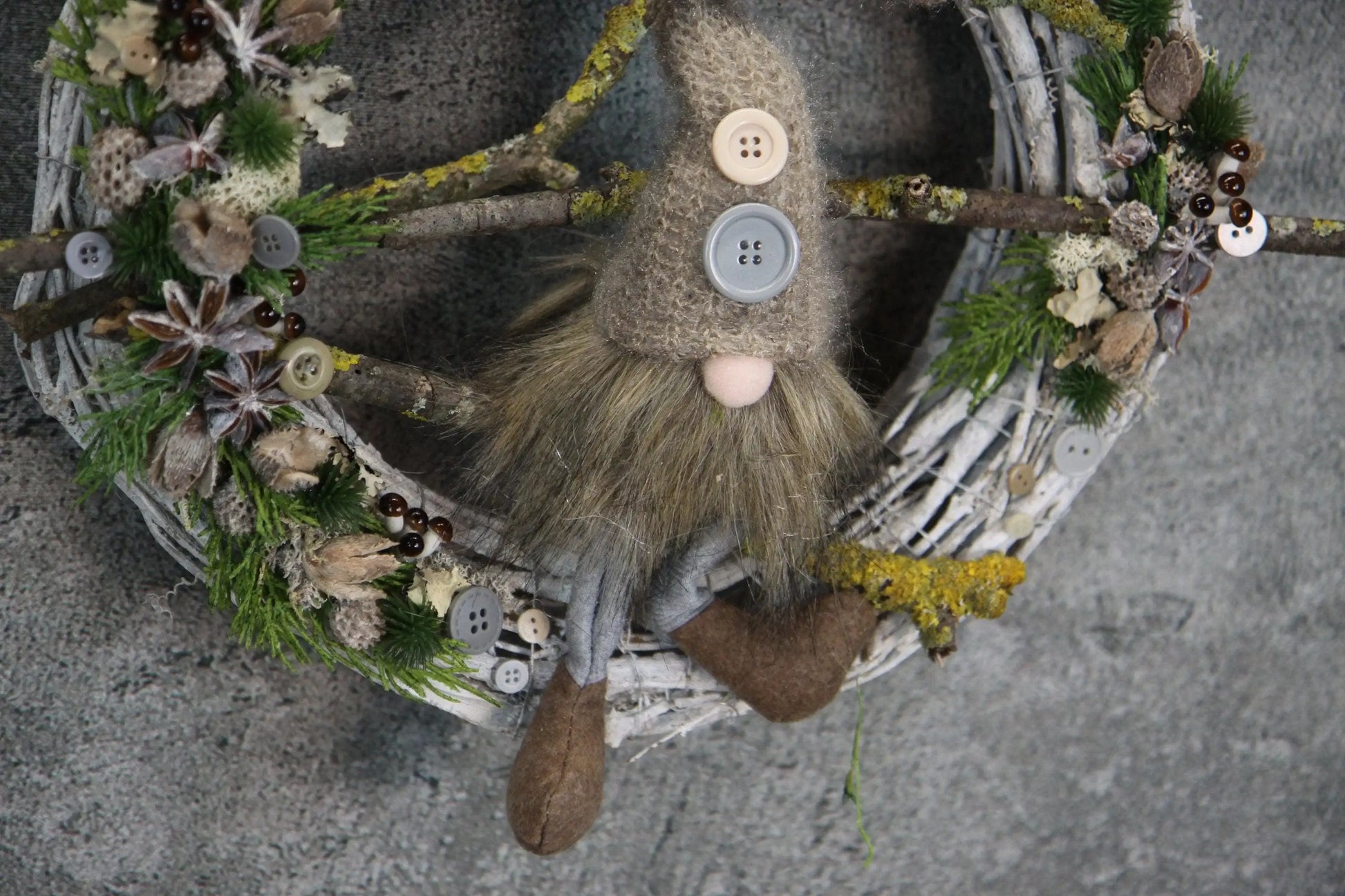 Türkranz Türdeko Türschmuck Weihnachten Weidenkranz Wichtel Zapfen Stern Apfel Tanne Band Modern – handgemacht aus Seiden- und Kunstblumen, langlebig & pflegeleicht von SarahsFlowerStudio