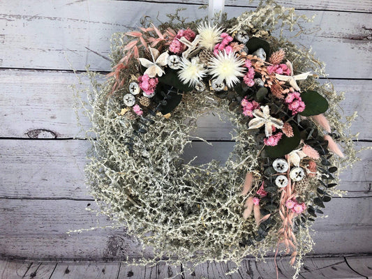Türkranz Kranz Natur Trrockenblumen Trockenmaterial Handgebunden Modern ganzjährig Asperagus Eukalyptus Herbst – handgemacht aus Seiden- und Kunstblumen, langlebig & pflegeleicht von SarahsFlowerStudio