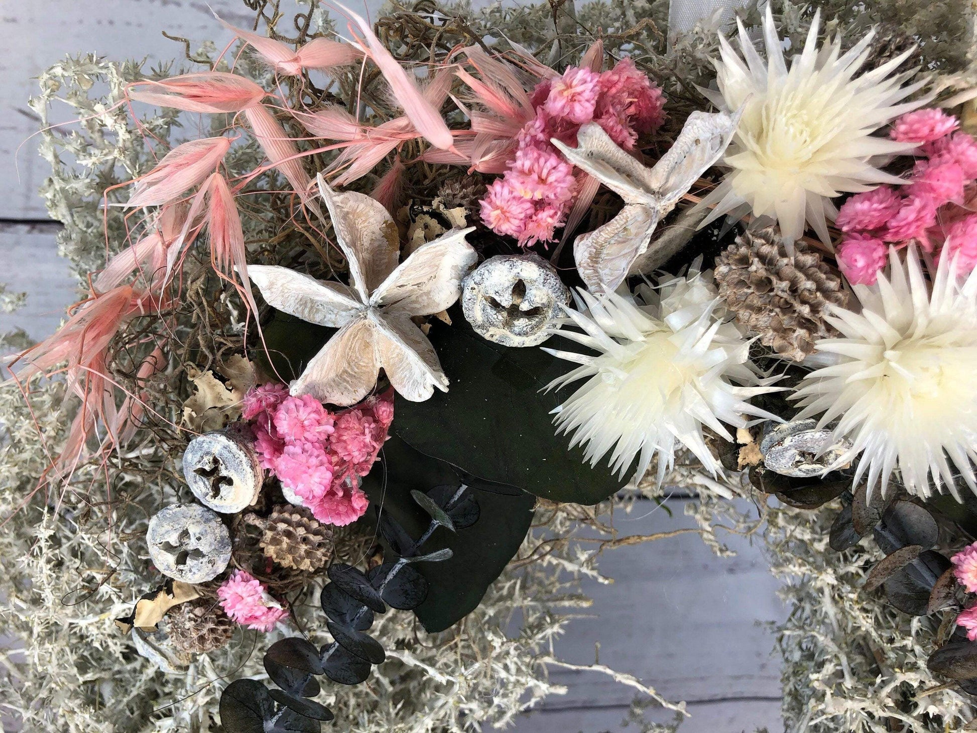 Türkranz Kranz Natur Trrockenblumen Trockenmaterial Handgebunden Modern ganzjährig Asperagus Eukalyptus Herbst – handgemacht aus Seiden- und Kunstblumen, langlebig & pflegeleicht von SarahsFlowerStudio