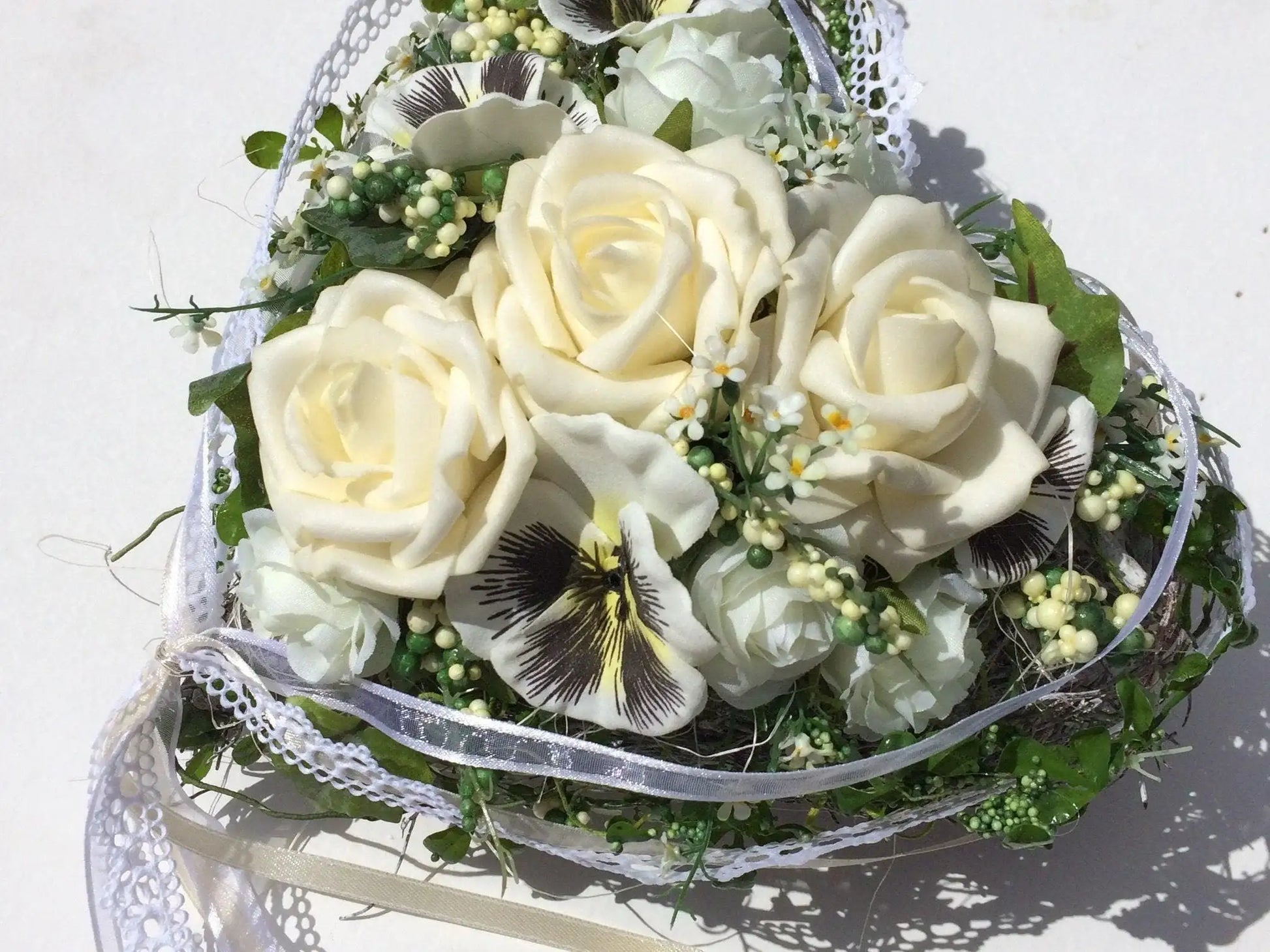 Grabgesteck Grabschmuck Grabdekoration Grabschmuck Allerheiligen – handgemacht aus Seiden- und Kunstblumen, langlebig & pflegeleicht von SarahsFlowerStudio