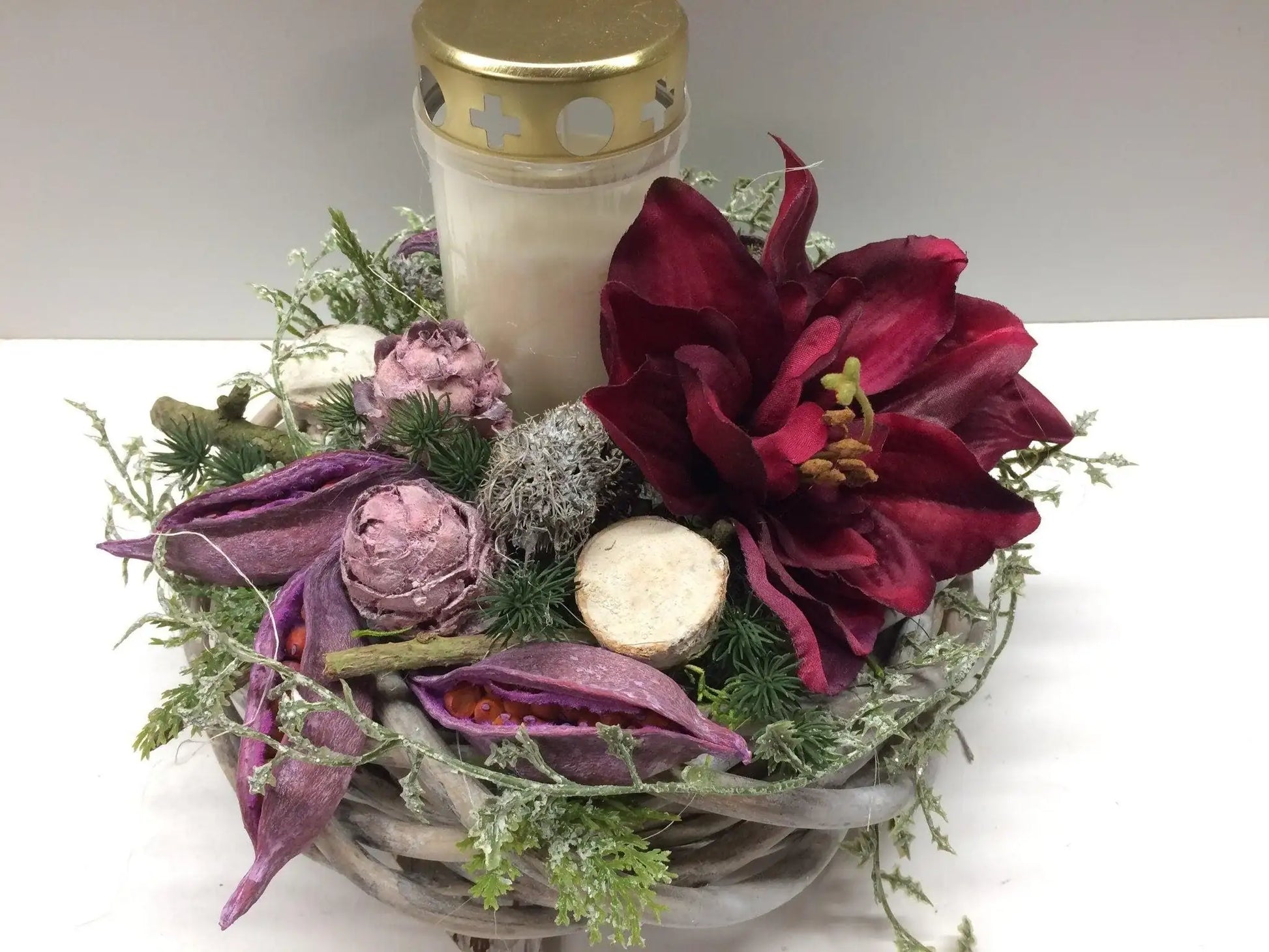 Grabgesteck Gesteck Grab Allerheiligen mit Kerze 22cm Grabdeko Grabdekoration Allerheiligen – handgemacht aus Seiden- und Kunstblumen, langlebig & pflegeleicht von SarahsFlowerStudio