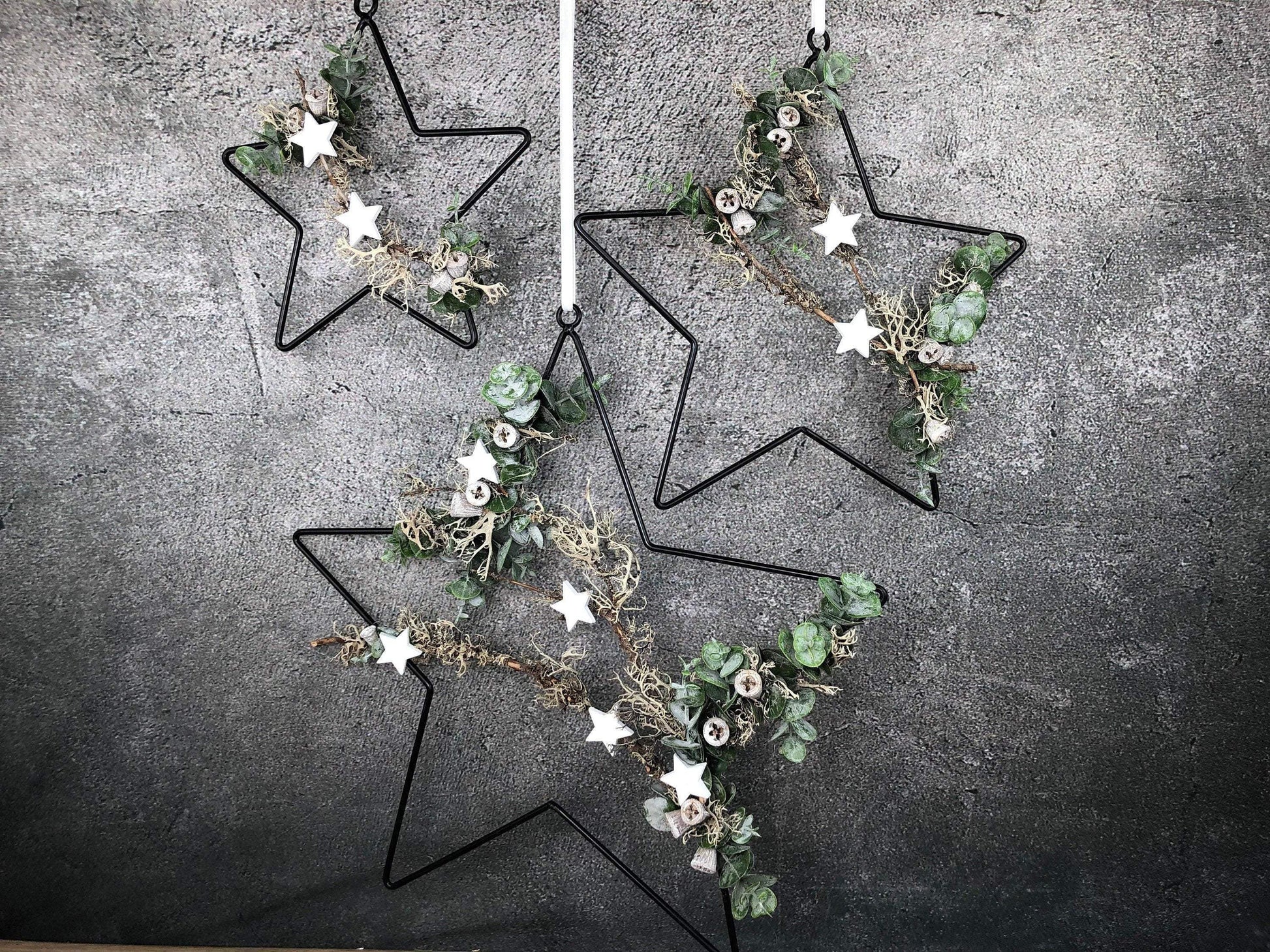 Stern Fensterdeko Türkranz Advent Modern Ring Fenster Fensterschmuck Deko Weihnachten Wandschmuck – handgemacht aus Seiden- und Kunstblumen, langlebig & pflegeleicht von SarahsFlowerStudio
