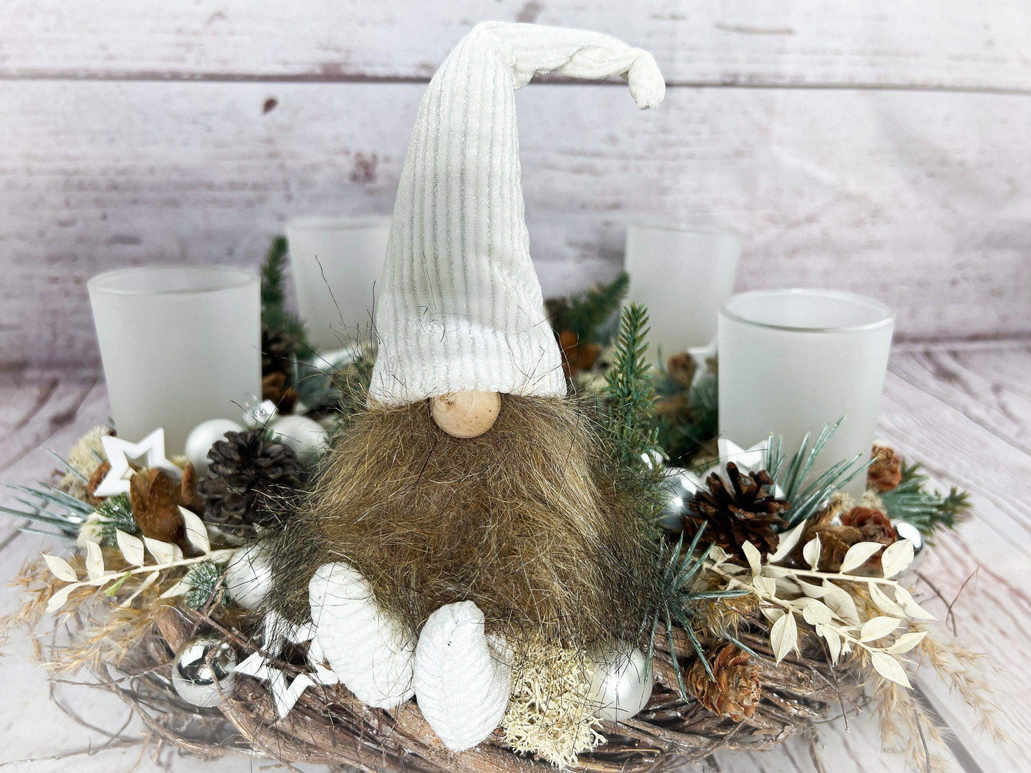 Adventskranz Gläser Wichtel Samt Kugel Sterne Draht Tanne Haltbar Künstlich – handgemacht aus Seiden- und Kunstblumen, langlebig & pflegeleicht von SarahsFlowerStudio