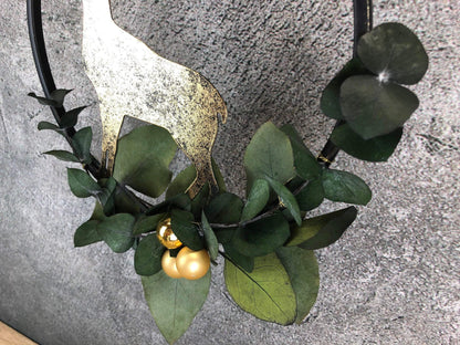 Türkranz Kranz Eukalyptus Christmas Advent Modern Ring Fenster Fensterschmuck Fensterdeko Weihnachten – handgemacht aus Seiden- und Kunstblumen, langlebig & pflegeleicht von SarahsFlowerStudio