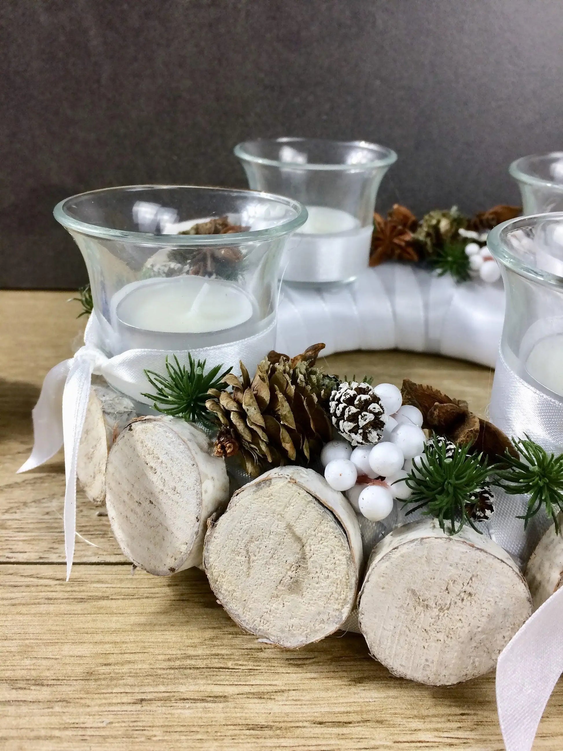 Adventskranz Wunschfarbe Zapfen Birke Wunschfarbe Teelicht Anis Zimt – handgemacht aus Seiden- und Kunstblumen, langlebig & pflegeleicht von SarahsFlowerStudio