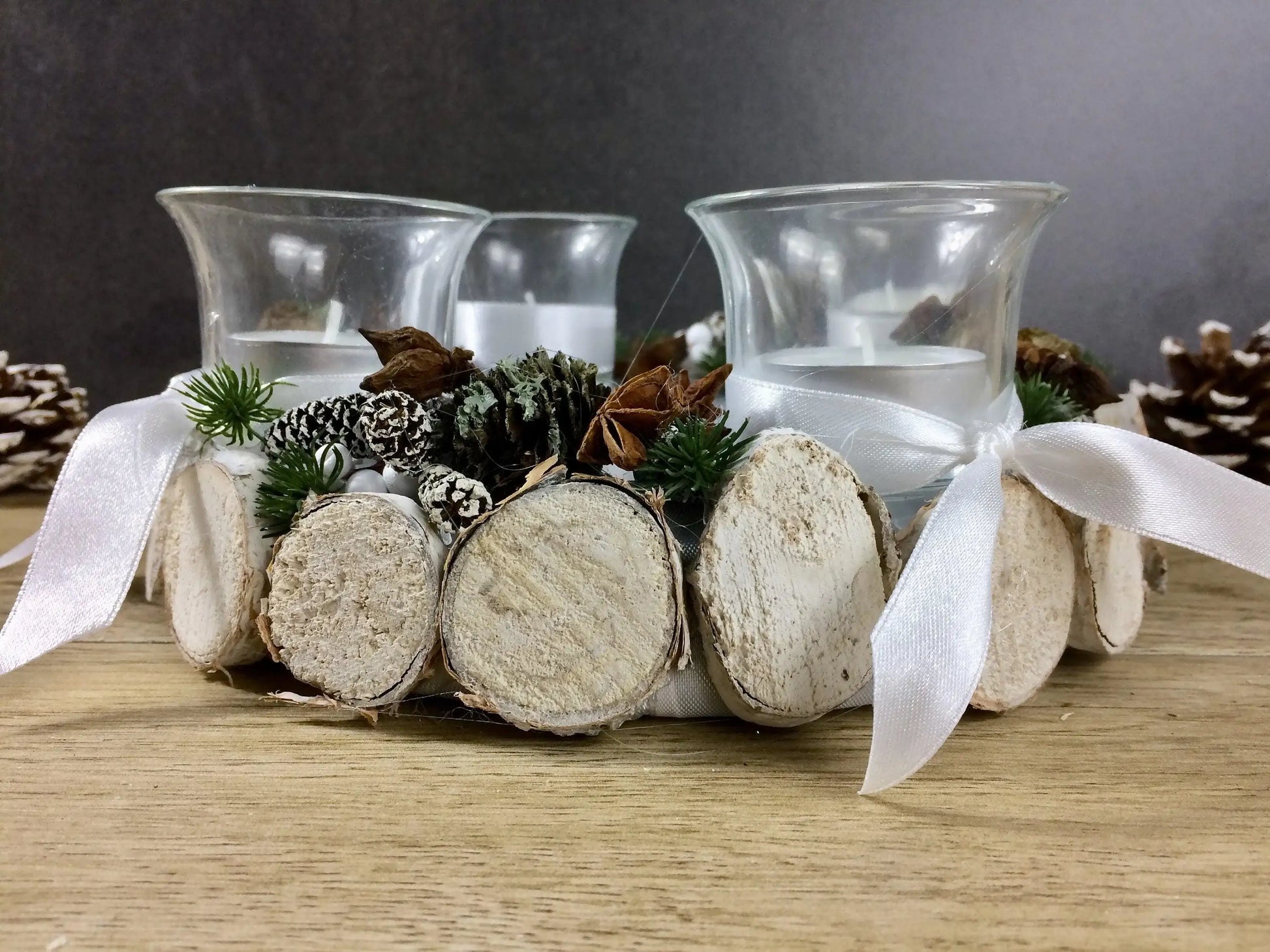 Adventskranz Wunschfarbe Zapfen Birke Wunschfarbe Teelicht Anis Zimt – handgemacht aus Seiden- und Kunstblumen, langlebig & pflegeleicht von SarahsFlowerStudio
