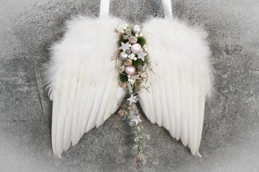 Türkranz Türdeko Türschmuck Weihnachten Weidenkranz Engel Engelsflügel Zapfen Stern Apfel Knöpfe Tanne Band Modern – handgemacht aus Seiden- und Kunstblumen, langlebig & pflegeleicht von SarahsFlowerStudio