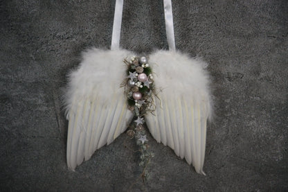 Türkranz Türdeko Türschmuck Weihnachten Weidenkranz Engel Engelsflügel Zapfen Stern Apfel Knöpfe Tanne Band Modern – handgemacht aus Seiden- und Kunstblumen, langlebig & pflegeleicht von SarahsFlowerStudio
