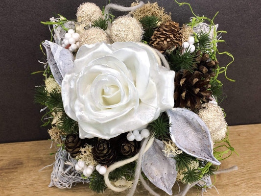 Grabgesteck Allerheiligen Wachsrosen Wachsrose Rose Grabschmuck Kissen Islandmoos Zapfen Exoten Grabdekoration – handgemacht aus Seiden- und Kunstblumen, langlebig & pflegeleicht von SarahsFlowerStudio