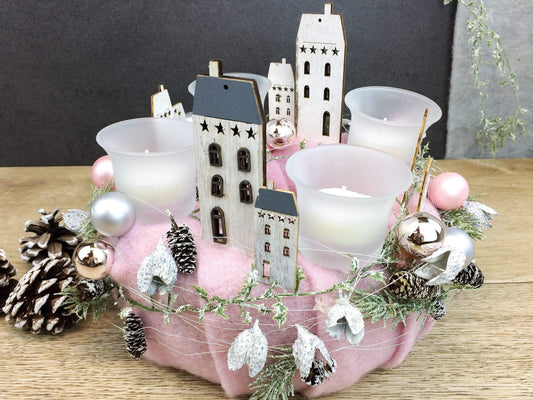 Adventskranz Adventskalender Gläser Häuser Kugeln Kerzen Tanne Filz Modern Natürlich Getrocknet Künstlich Haltbar – handgemacht aus Seiden- und Kunstblumen, langlebig & pflegeleicht von SarahsFlowerStudio