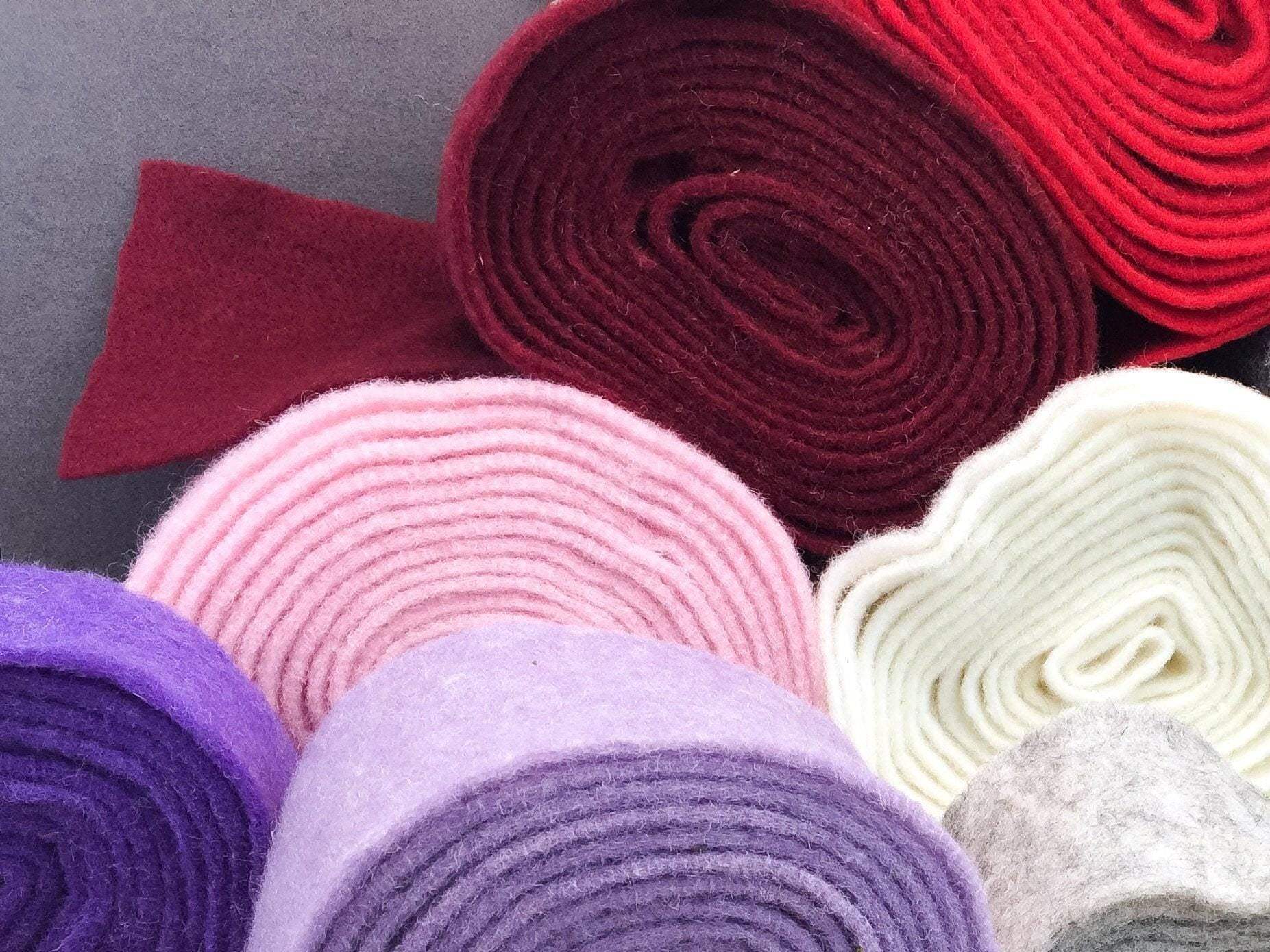 Adventskranz Adventskalender Gläser Häuser Kugeln Kerzen Tanne Filz Modern Natürlich Getrocknet Künstlich Haltbar – handgemacht aus Seiden- und Kunstblumen, langlebig & pflegeleicht von SarahsFlowerStudio