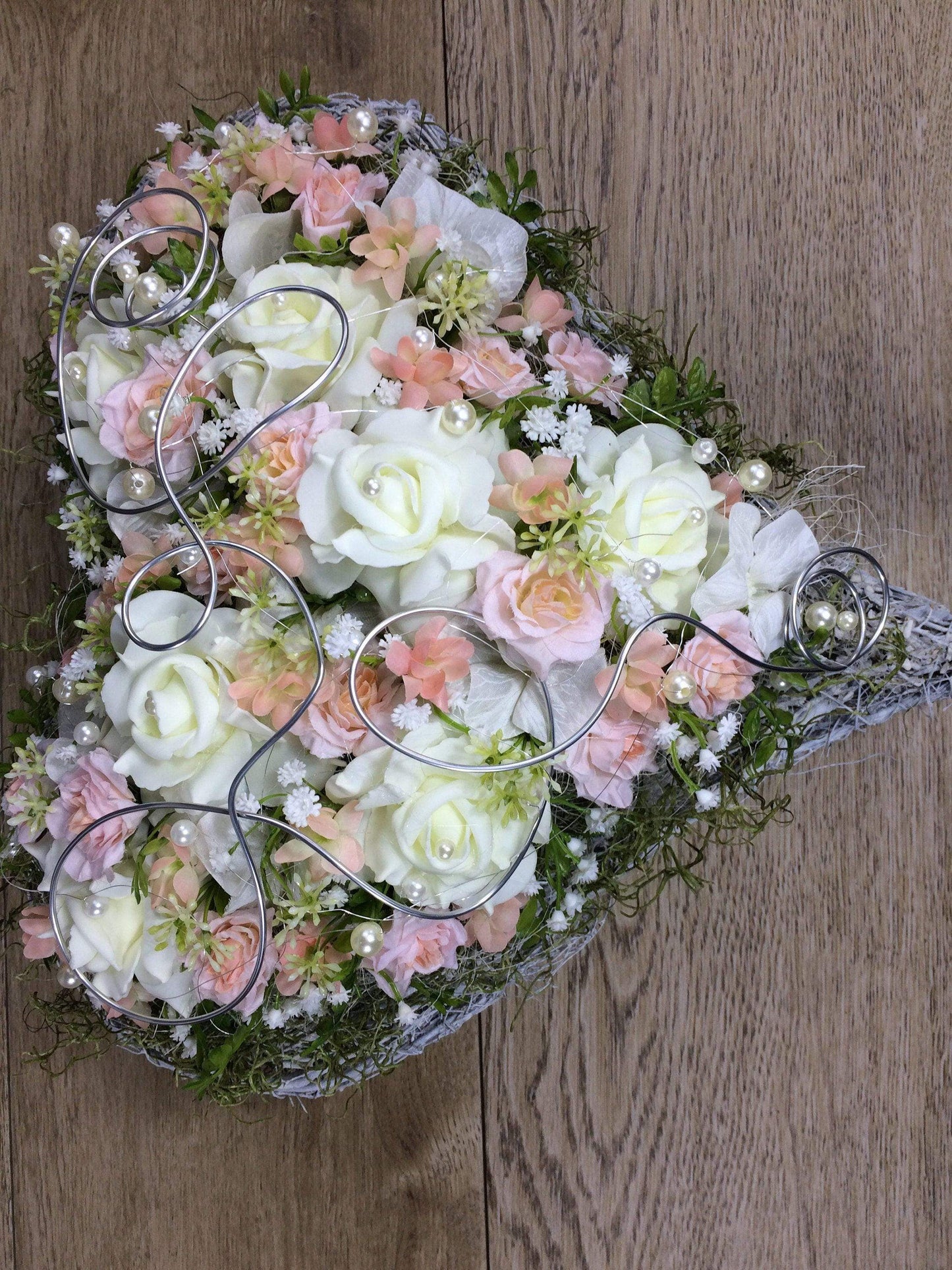 Grabgesteck Grabschmuck Herz Farbwunsch Grabdeko Grabdekoration Grabherz – handgemacht aus Seiden- und Kunstblumen, langlebig & pflegeleicht von SarahsFlowerStudio