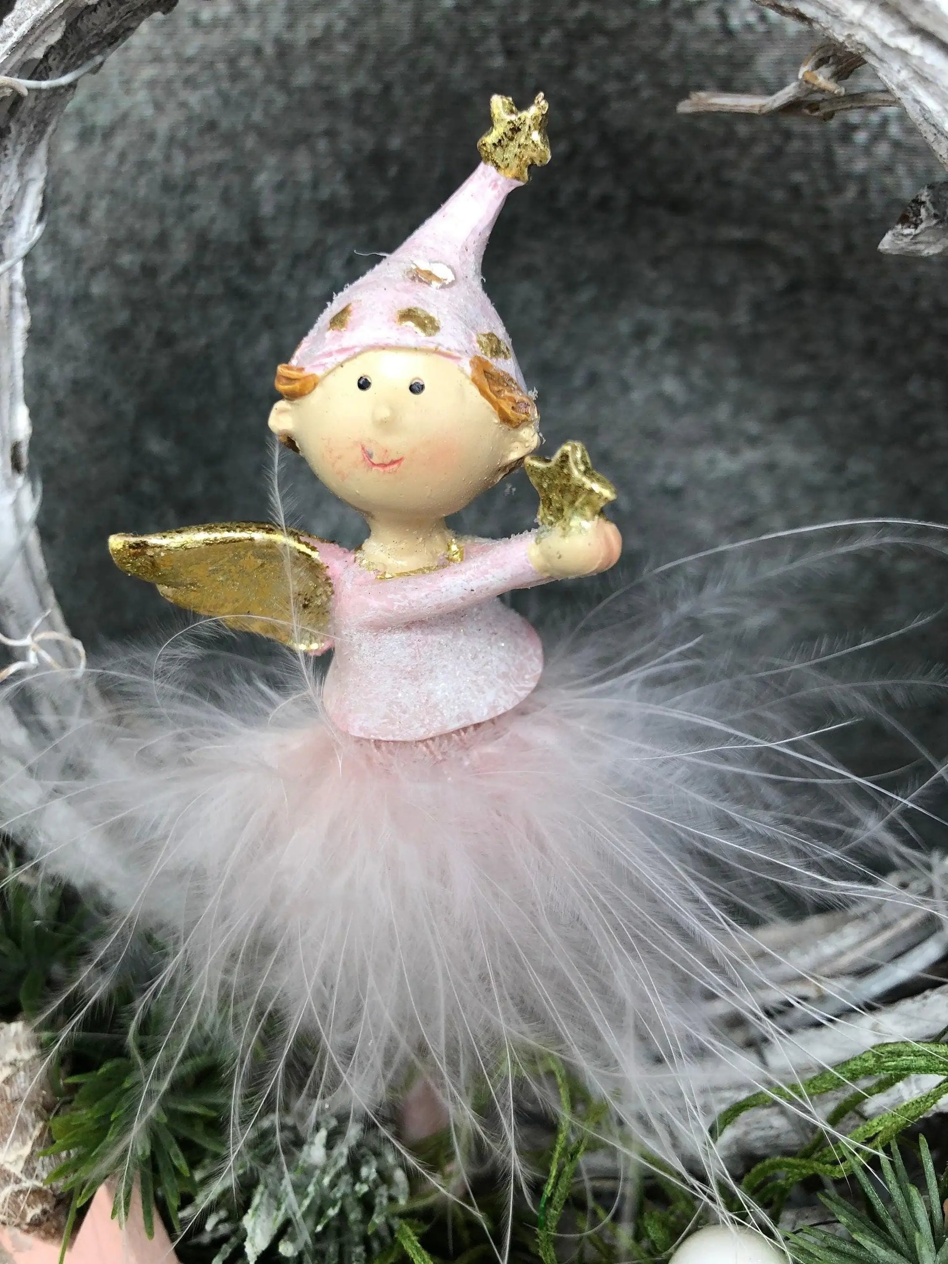 Türkranz Engel Engelchen Advent Kranz Rosa Türdekoration Stern Kugeln Weihnachten Weidenkranz – handgemacht aus Seiden- und Kunstblumen, langlebig & pflegeleicht von SarahsFlowerStudio
