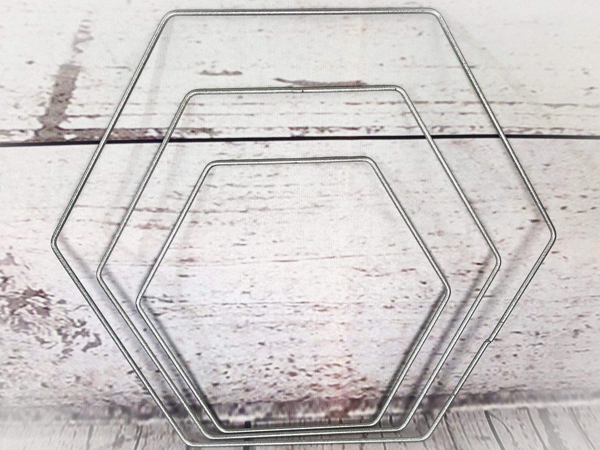 Hexagon Sechseck Metallring Ring Bastelring Basteln Metallhexagon Traumfänger Makramee Trockenblumen – handgemacht aus Seiden- und Kunstblumen, langlebig & pflegeleicht von SarahsFlowerStudio