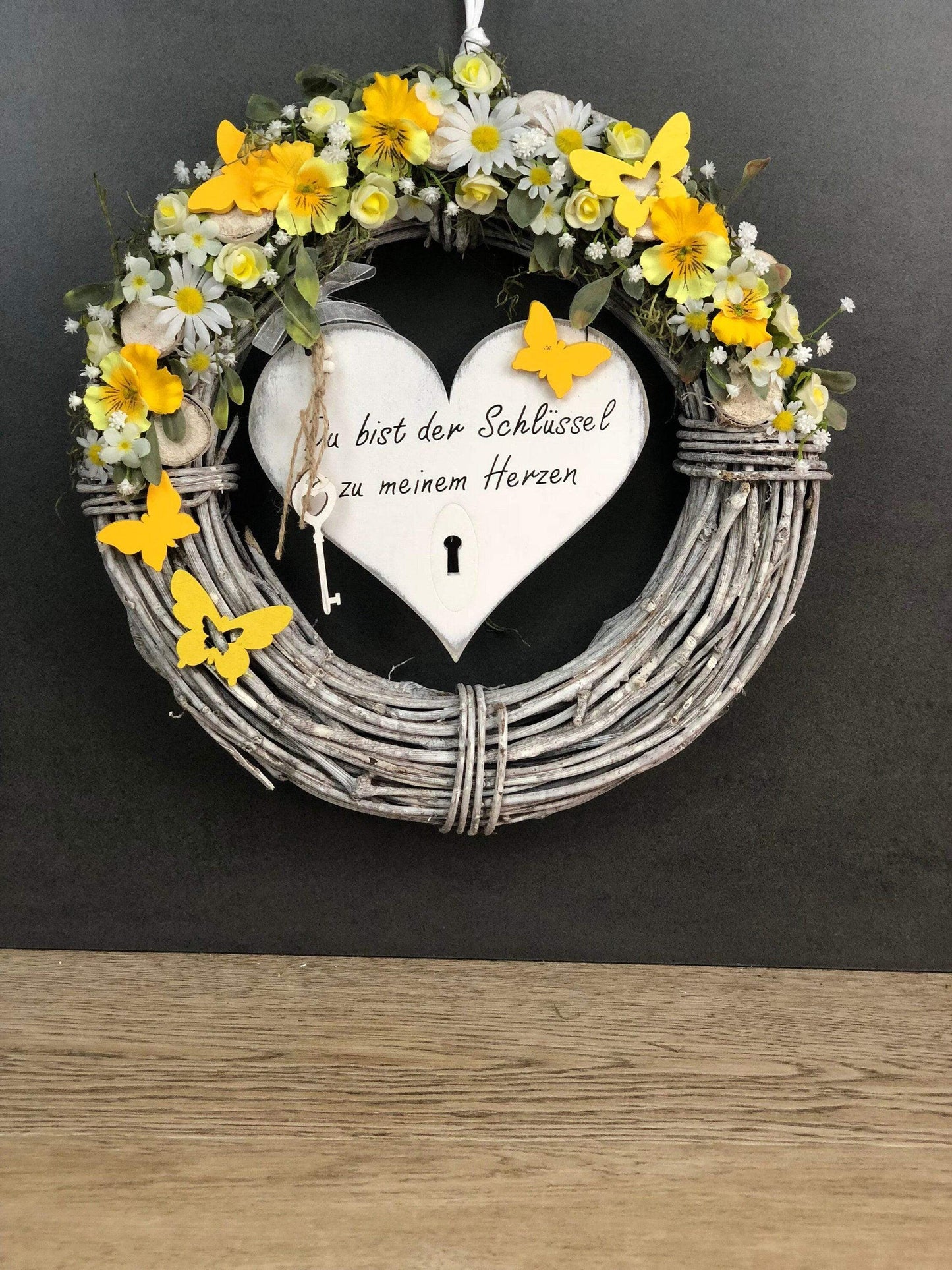 Türkranz 35cm Türdeko Türschmuck Herz Modern ganzjährig Tür Schmuck Herbst – handgemacht aus Seiden- und Kunstblumen, langlebig & pflegeleicht von SarahsFlowerStudio