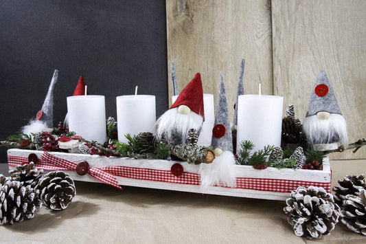 Adventskranz Adventskalender Adventsgesteck Tablett Balken in zwei Größen L oder XL – handgemacht aus Seiden- und Kunstblumen, langlebig & pflegeleicht von SarahsFlowerStudio