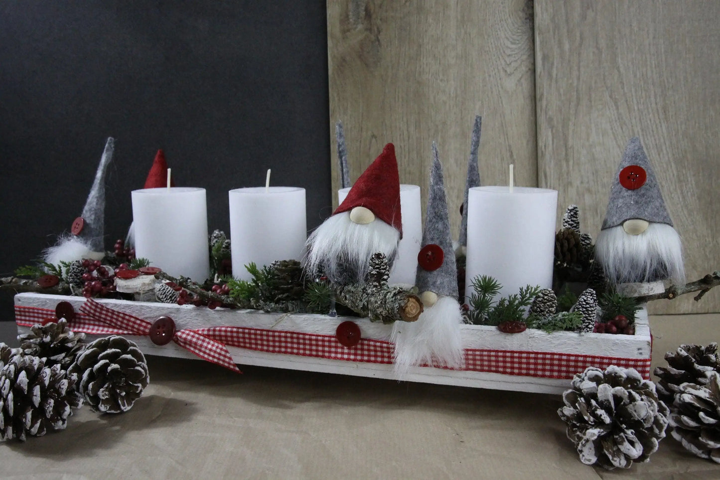 Adventskranz Adventskalender Adventsgesteck Tablett Balken in zwei Größen L oder XL – handgemacht aus Seiden- und Kunstblumen, langlebig & pflegeleicht von SarahsFlowerStudio