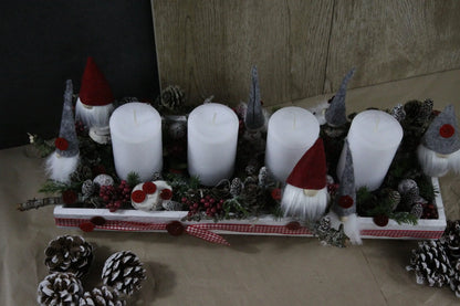 Adventskranz Adventskalender Adventsgesteck Tablett Balken in zwei Größen L oder XL – handgemacht aus Seiden- und Kunstblumen, langlebig & pflegeleicht von SarahsFlowerStudio