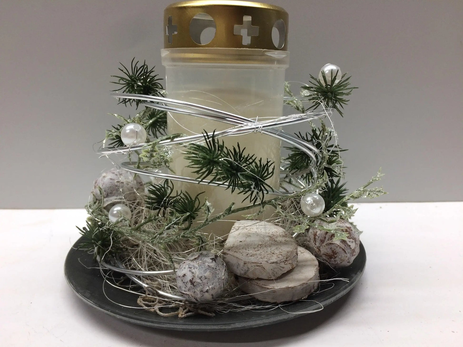 Grabgesteck Florales Windlicht Allerheiligen mit Kerze 20cm Grabdeko Grabdekoration – handgemacht aus Seiden- und Kunstblumen, langlebig & pflegeleicht von SarahsFlowerStudio