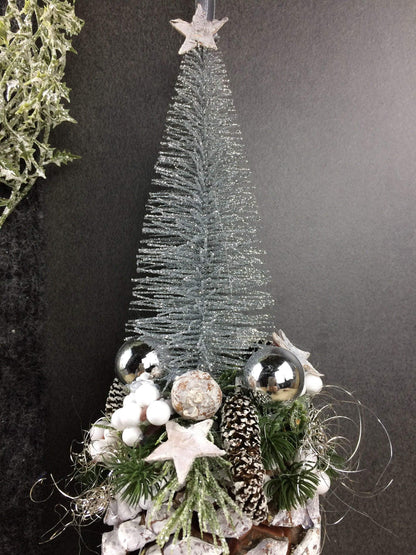 Advent Fenster Fensterschmuck Fensterdeko Deko Weihnachten Zapfen Tannenbaum – handgemacht aus Seiden- und Kunstblumen, langlebig & pflegeleicht von SarahsFlowerStudio