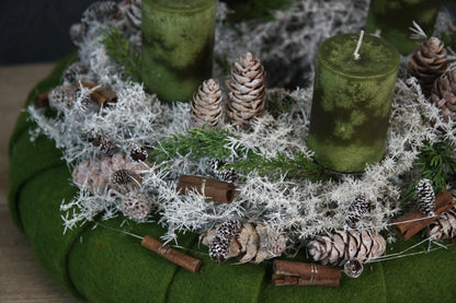 Adventskranz Adventskalender Asparagus Filz Zimt Zapfen Thuja mehrjährig groß rund – handgemacht aus Seiden- und Kunstblumen, langlebig & pflegeleicht von SarahsFlowerStudio