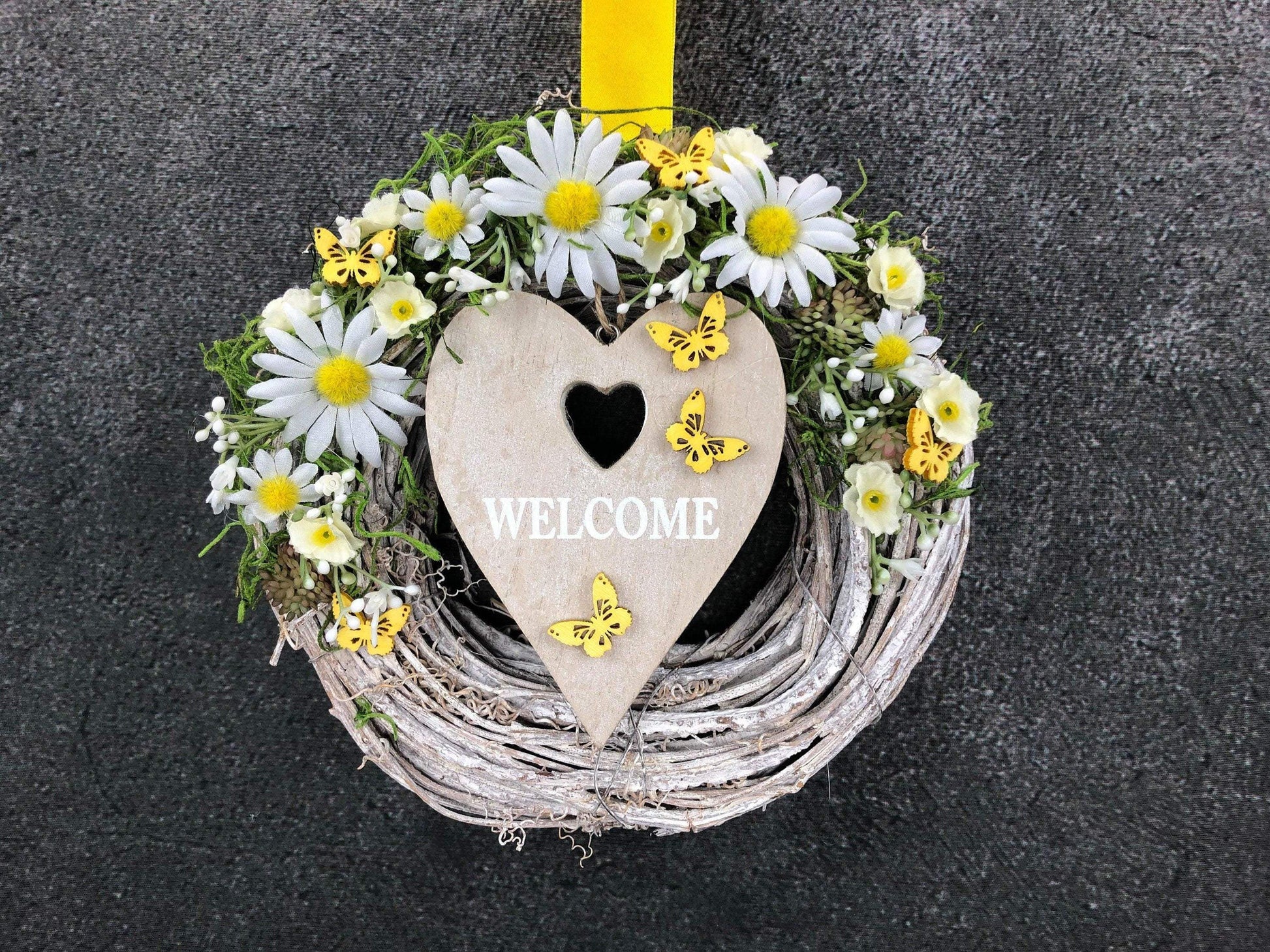 Türkranz Türdeko Türschmuck Herz Welcome Modern ganzjährig Tür Schmuck Schmetterling Herbst – handgemacht aus Seiden- und Kunstblumen, langlebig & pflegeleicht von SarahsFlowerStudio