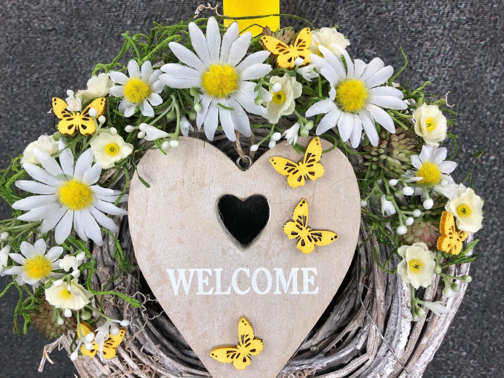 Türkranz Türdeko Türschmuck Herz Welcome Modern ganzjährig Tür Schmuck Schmetterling Herbst – handgemacht aus Seiden- und Kunstblumen, langlebig & pflegeleicht von SarahsFlowerStudio