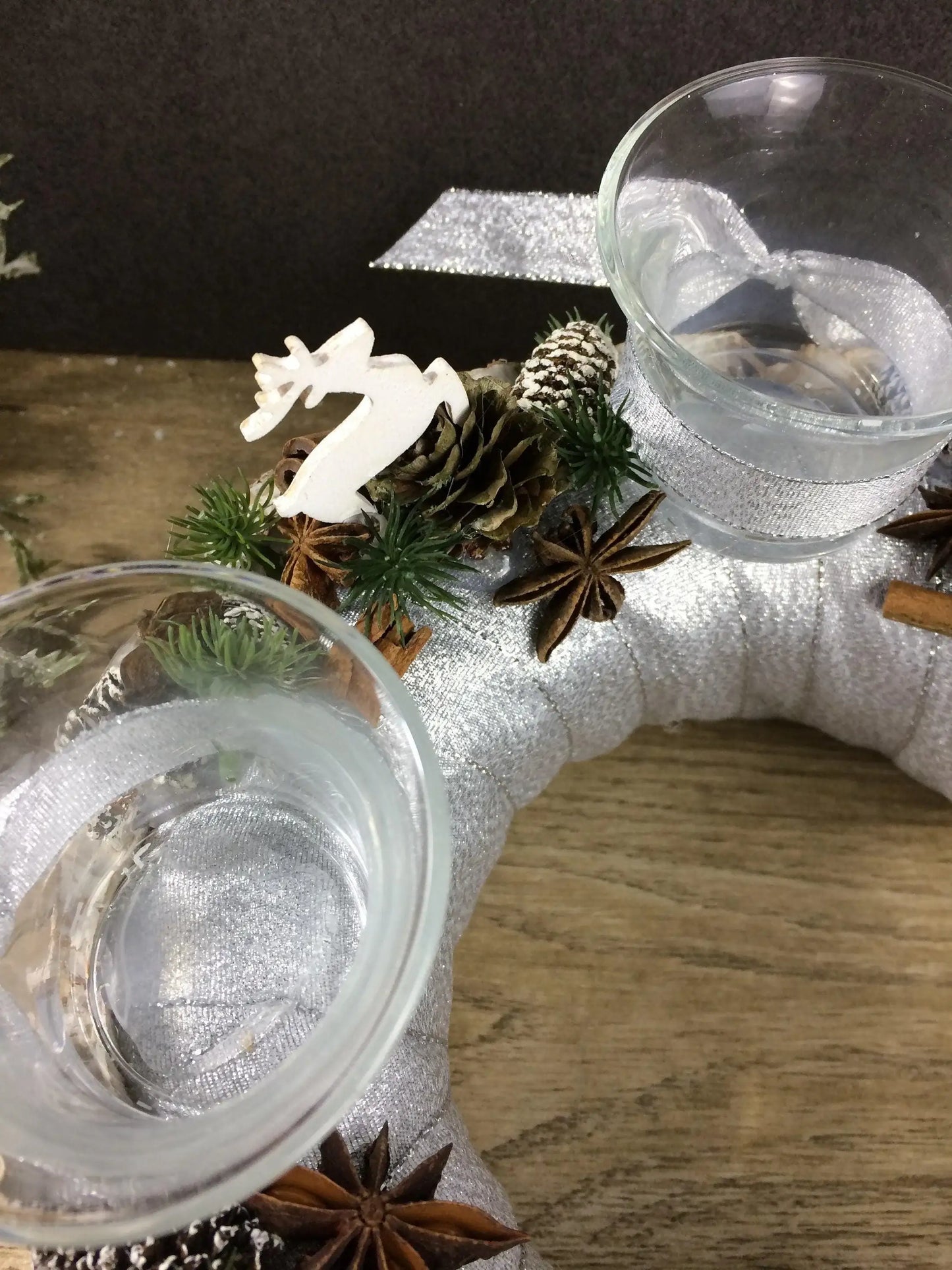 Adventskranz Wunschfarbe Hirsch Zapfen Birke Wunschfarbe Teelicht Anis Zimt – handgemacht aus Seiden- und Kunstblumen, langlebig & pflegeleicht von SarahsFlowerStudio