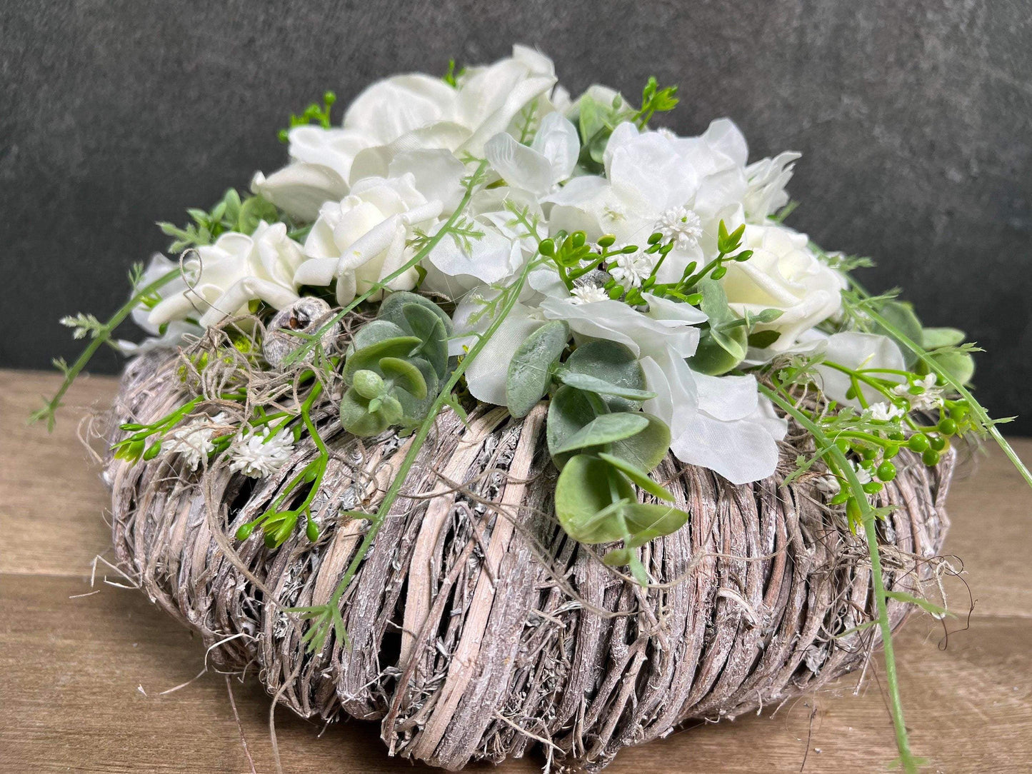 Grabgesteck Grabschmuck Rose Hortensie Amaryllis Eukalyptus Wunschfarbe Grabdeko Grabdekoration Allerheiligen – handgemacht aus Seiden- und Kunstblumen, langlebig & pflegeleicht von SarahsFlowerStudio
