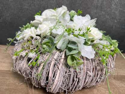 Grabgesteck Grabschmuck Rose Hortensie Amaryllis Eukalyptus Wunschfarbe Grabdeko Grabdekoration Allerheiligen – handgemacht aus Seiden- und Kunstblumen, langlebig & pflegeleicht von SarahsFlowerStudio