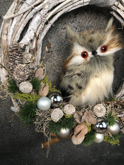 Advent Türkranz Türdeko Türschmuck Weihnachten Eule Kautz Moos Weide Zapfen mit LED – handgemacht aus Seiden- und Kunstblumen, langlebig & pflegeleicht von SarahsFlowerStudio