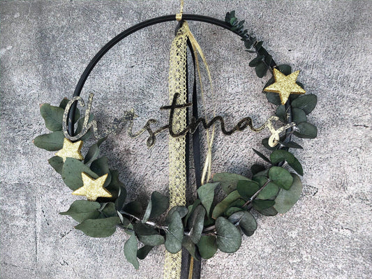 Türkranz Kranz Eukalyptus Christmas Advent Modern Ring Fenster Fensterschmuck Fensterdeko Weihnachten – handgemacht aus Seiden- und Kunstblumen, langlebig & pflegeleicht von SarahsFlowerStudio